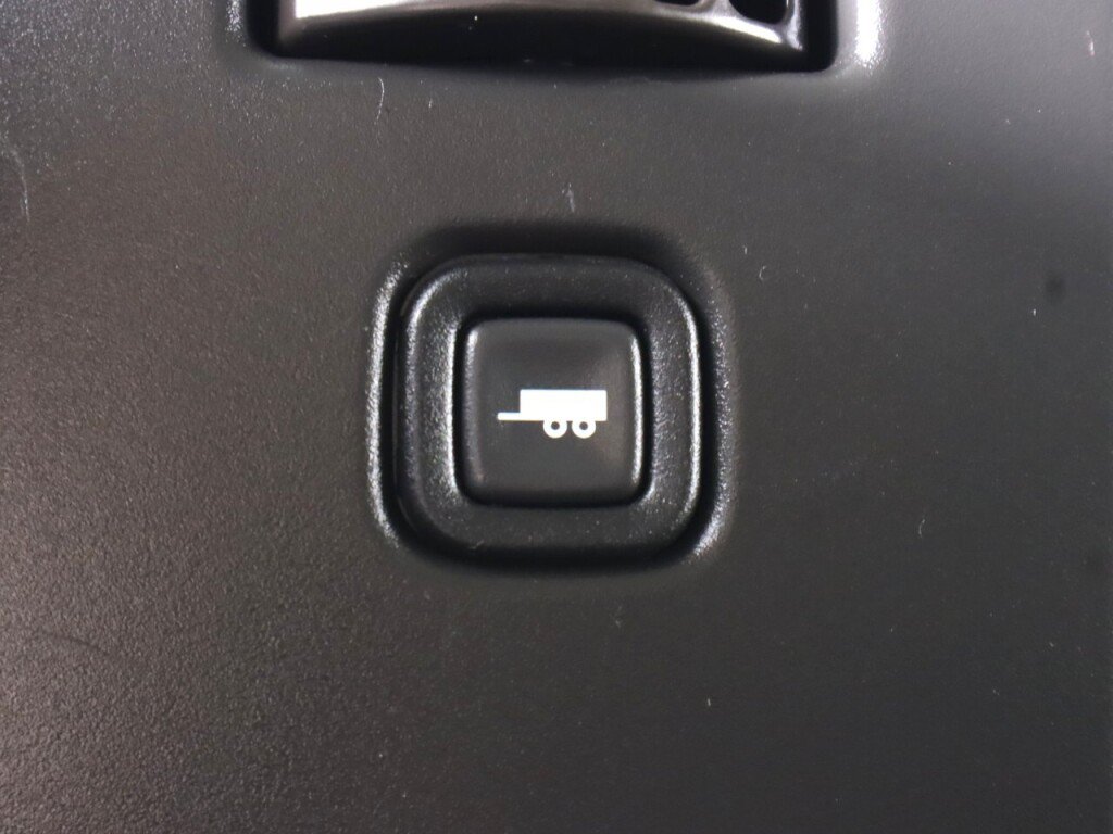 Used 2020 Chevrolet Express 3500 w/ Driver Convenience Package RWD image 22