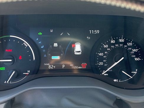 Used 2025 Toyota Sienna LE FWD image 5