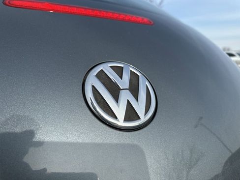 Used 2012 Volkswagen Beetle 2.5 image 4