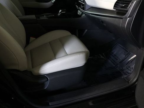Used 2023 Nissan Rogue SV w/ SV Premium B Package FWD image 33