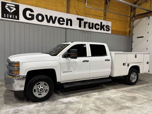 Used 2019 Chevrolet Silverado 2500 W/T w/ WT Convenience Package AWD/4WD image 4