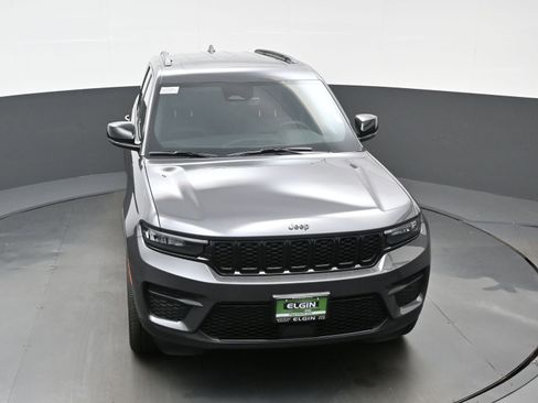 New 2025 Jeep Grand Cherokee Altitude AWD/4WD image 25