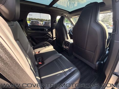 Used 2021 Porsche Cayenne AWD/4WD image 36