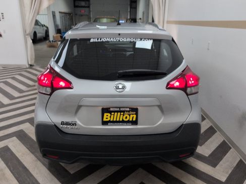Used 2018 Nissan Kicks S image 23