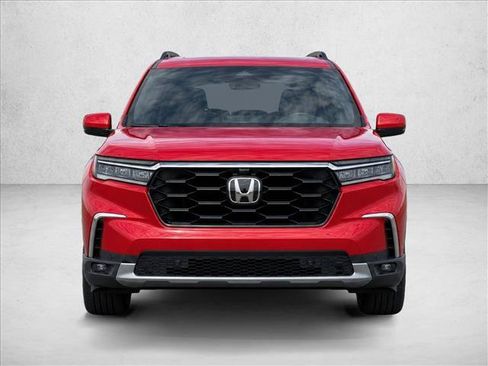 Used 2023 Honda Pilot TrailSport image 2