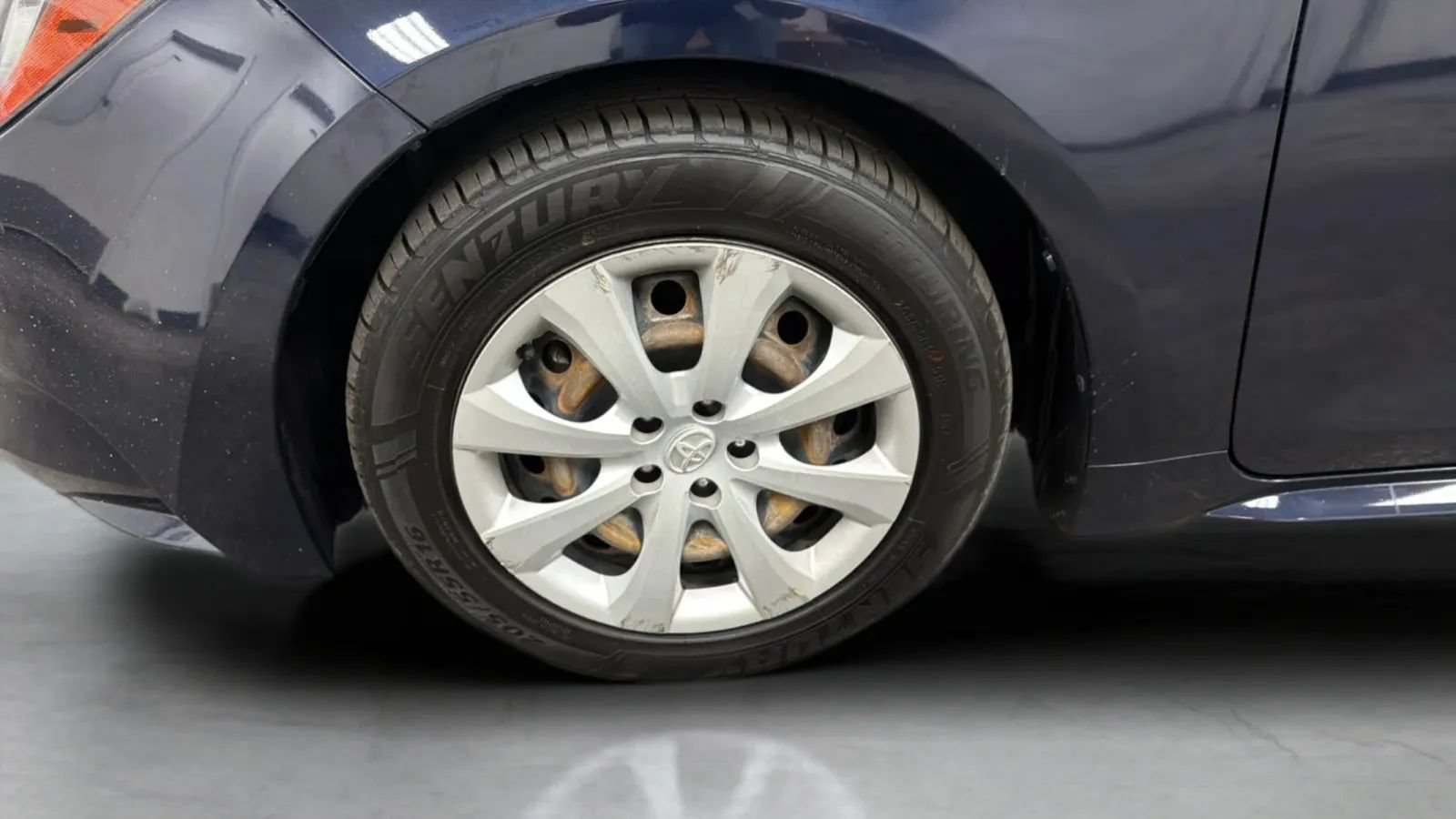 Used 2020 Toyota Corolla LE w/ Carpet Mat Package (TMS) FWD image 27