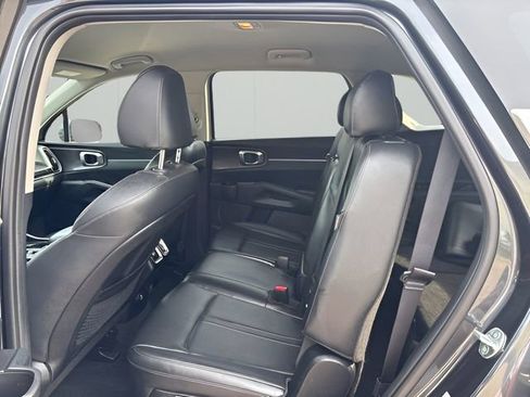 Used 2024 Kia Sorento S FWD image 14