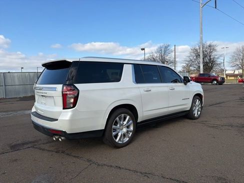 Used 2024 Chevrolet Suburban High Country image 6