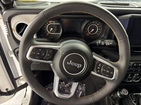 Used 2025 Jeep Wrangler Unlimited Sahara AWD/4WD image 24