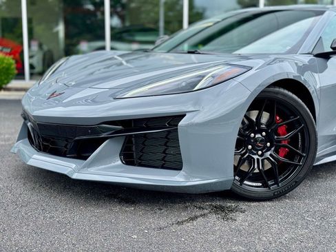 Used 2025 Chevrolet Corvette Z06 w/ Battery Protection Package image 12