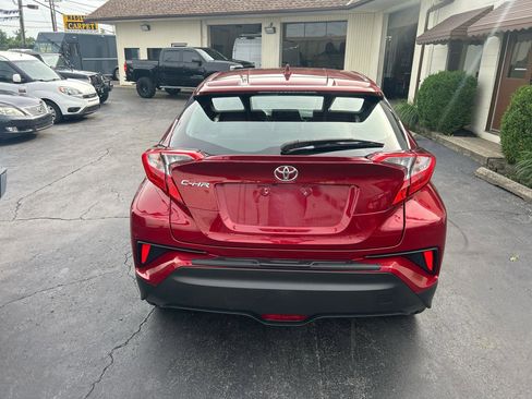 Used 2018 Toyota C-HR XLE FWD image 6