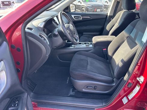 Used 2015 Nissan Pathfinder SV image 9