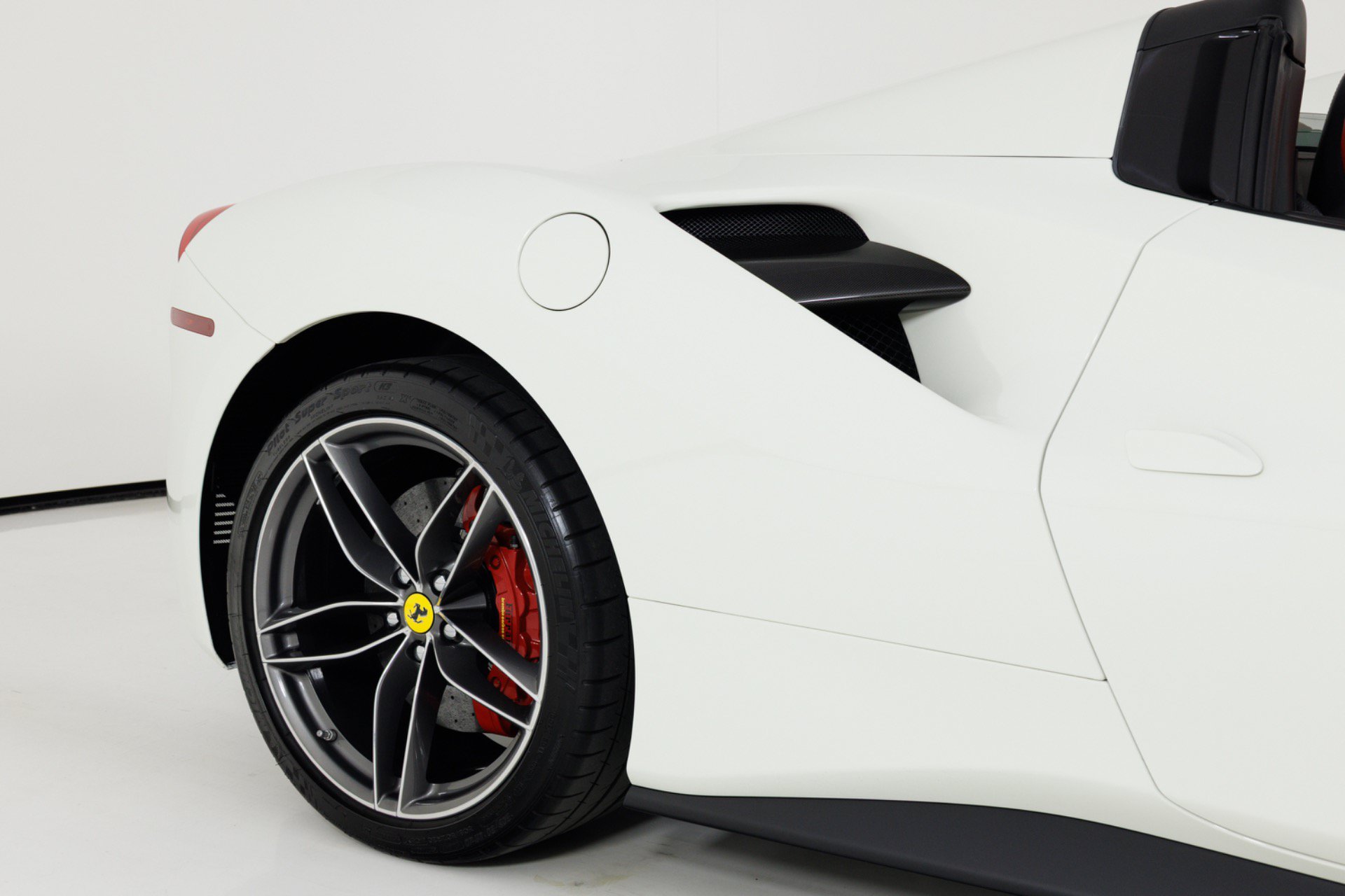 Used 2017 Ferrari 488 Spider RWD image 66