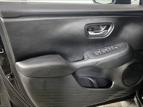 Used 2025 Honda HR-V LX image 18