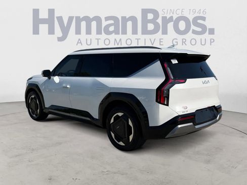 Certified 2024 Kia EV9 Land image 6