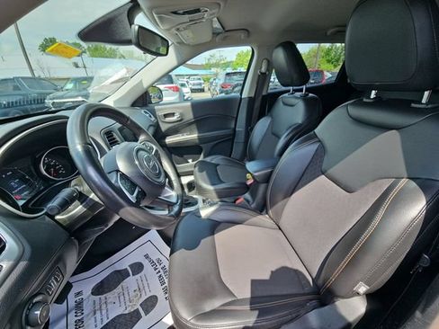 Used 2019 Jeep Compass Latitude w/ Cold Weather Group AWD/4WD image 21