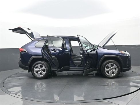 Used 2024 Toyota RAV4 XLE w/ Convenience Package image 32