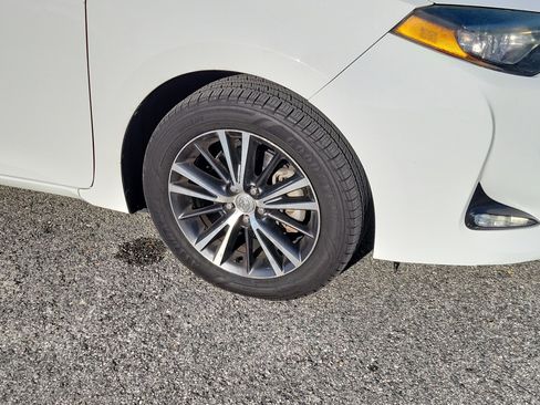 Used 2017 Toyota Corolla LE image 10