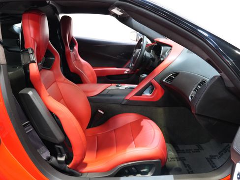 Used 2015 Chevrolet Corvette Z06 w/ 3LZ Preferred Equipment Group RWD image 30