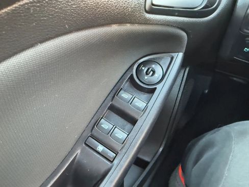 Used 2015 Ford Focus SE image 33