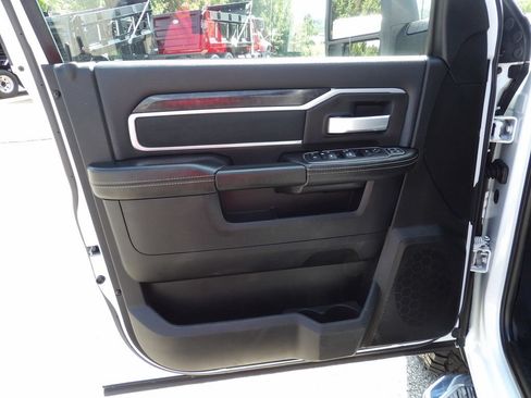 Used 2024 RAM 2500 Big Horn AWD/4WD image 14