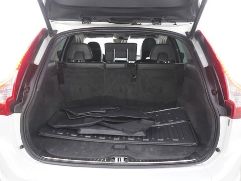 Used 2016 Volvo XC60 T5 Premier w/ Protection Package image 16