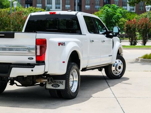Used 2022 Ford F450 Platinum w/ FX4 Off-Road Package AWD/4WD image 25