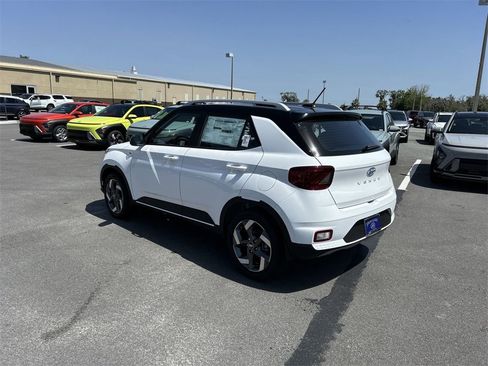 New 2025 Hyundai Venue Limited image 12