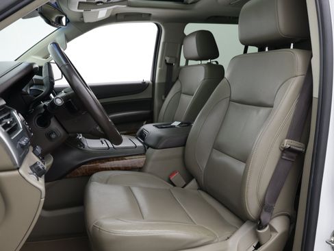 Used 2019 Chevrolet Tahoe Premier RWD image 26