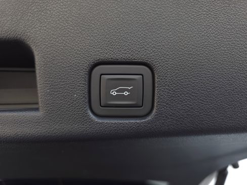 Used 2025 GMC Acadia Elevation image 39