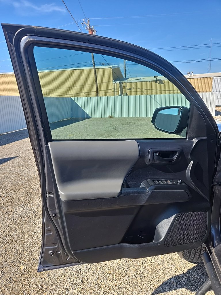 Used 2017 Toyota Tacoma SR w/ SR Convenience Package RWD image 12