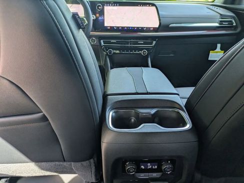 New 2026 Chevrolet Traverse Z71 w/ Enhanced Driving Package AWD/4WD image 29