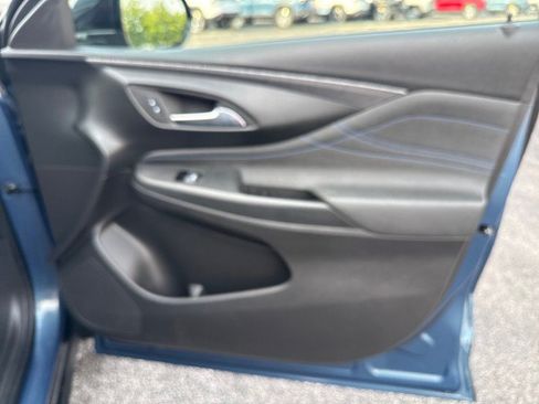 Used 2025 Buick Envista Sport Touring w/ Experience Buick Package FWD image 29