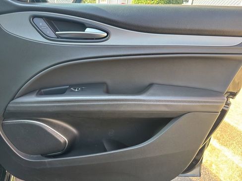 Used 2022 Alfa Romeo Stelvio Veloce image 60