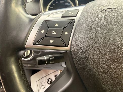 Used 2015 Mercedes-Benz ML 400 4MATIC w/ Lighting Package image 16