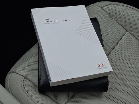 Used 2020 Kia Telluride EX w/ EX Premium Package AWD/4WD image 32