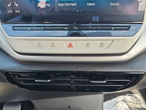 Used 2023 Volkswagen ID.4 Pro S image 22