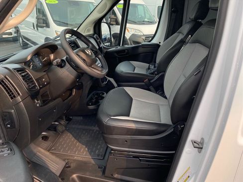 Used 2026 RAM ProMaster 2500 w/ Convenience Group FWD image 9