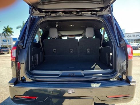 Certified 2020 Lincoln Navigator L Reserve w/ Luxury Package image 12