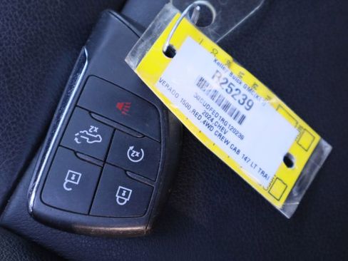 Used 2024 Chevrolet Silverado 1500 LT Trail Boss w/ LT Trail Boss Premium Package image 31