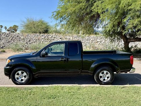 Used 2012 Suzuki Equator 2WD Extended Cab image 2