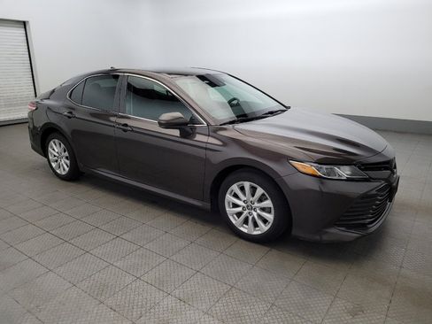 Used 2019 Toyota Camry LE image 11