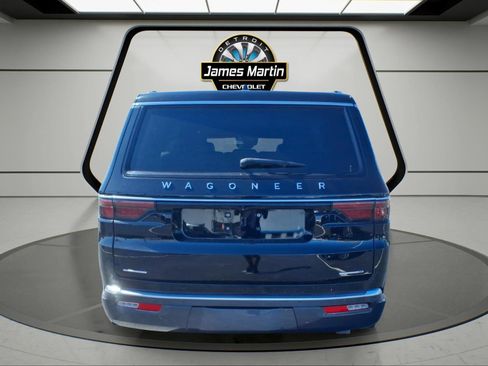 Used 2022 Jeep Wagoneer Series II AWD/4WD image 5