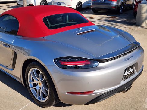 Used 2024 Porsche 718 Boxster image 11