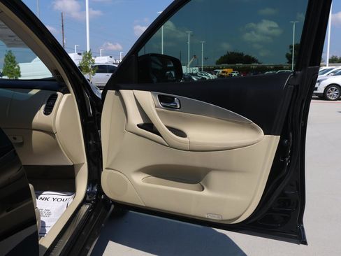 Used 2017 INFINITI QX50 2WD image 16