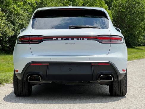 Certified 2025 Porsche Macan AWD/4WD image 8