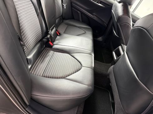 Used 2021 Toyota Camry SE FWD image 21