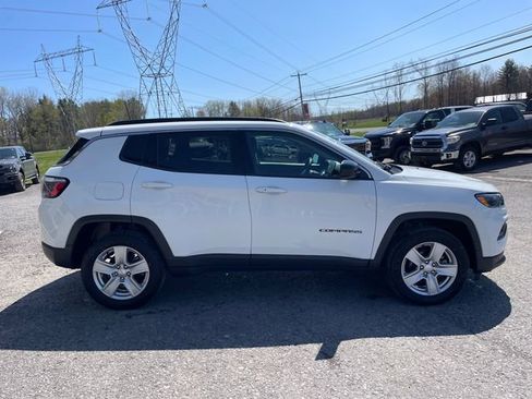 Used 2022 Jeep Compass Latitude w/ Convenience Group AWD/4WD image 8