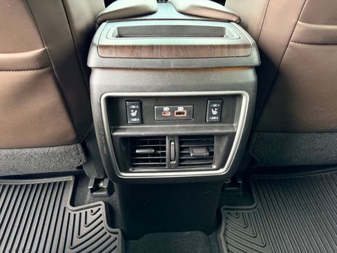Used 2019 Nissan Murano Platinum FWD image 17