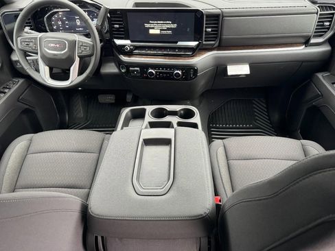 New 2026 GMC Sierra 1500 SLE image 8